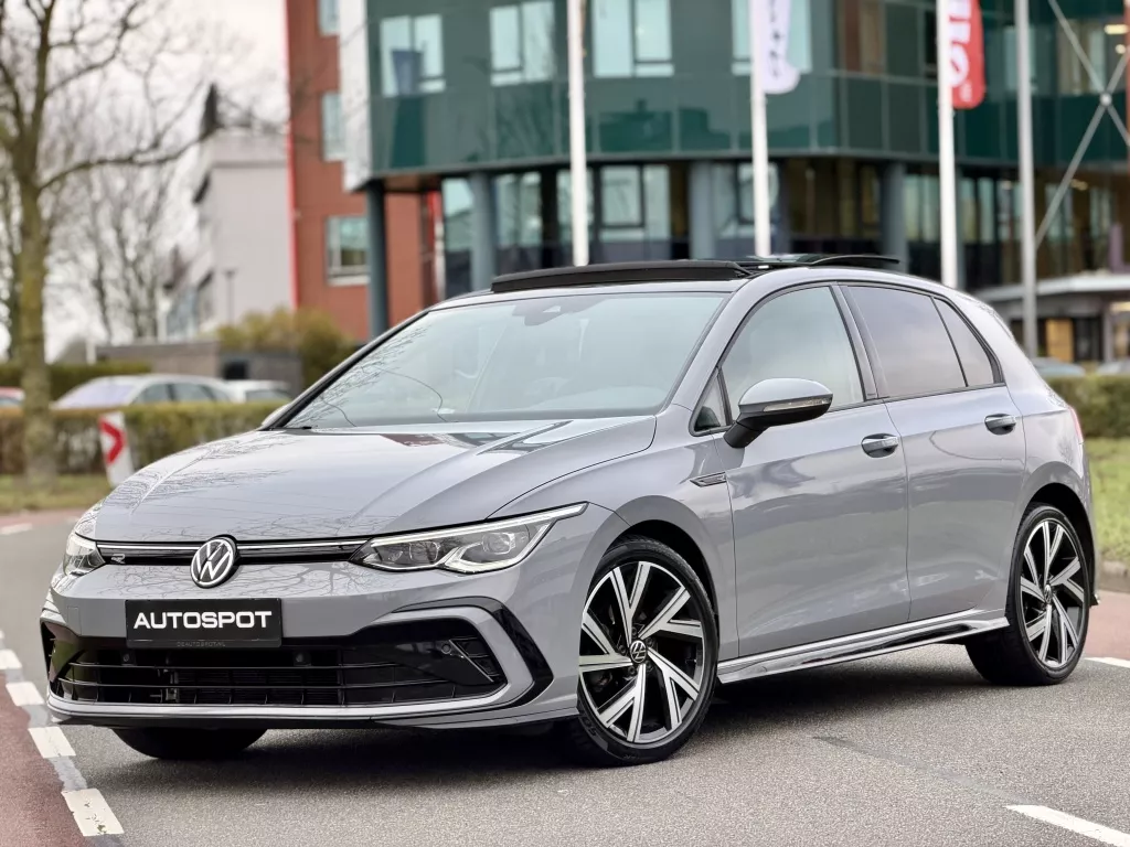 Volkswagen Golf - Premium detail 3