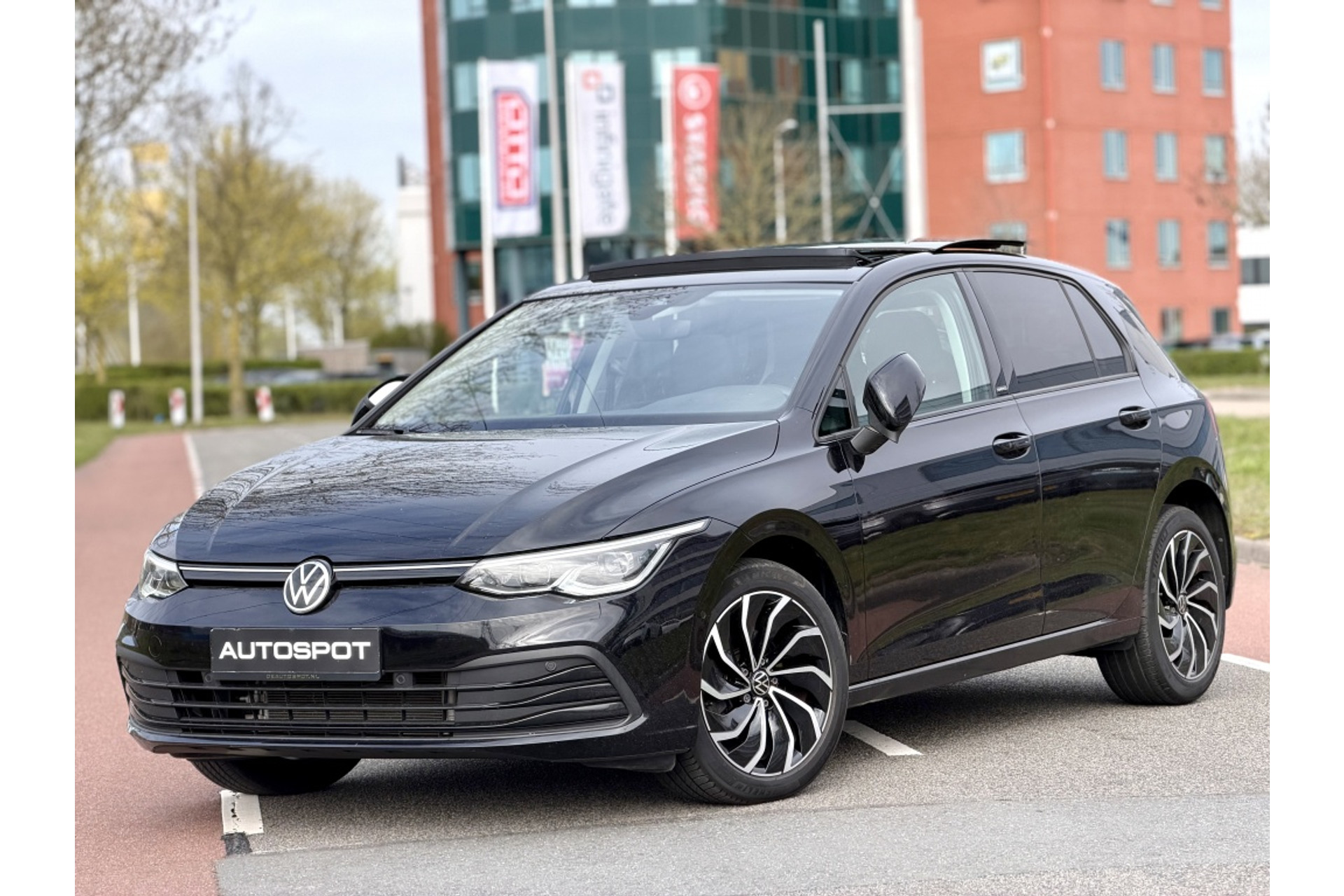 Volkswagen Golf - Premium detail 3